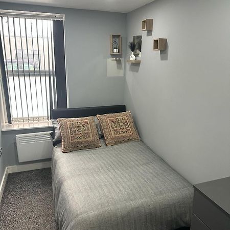 2 Bedroom Flat With Hot Tub Cardiff Exterior photo